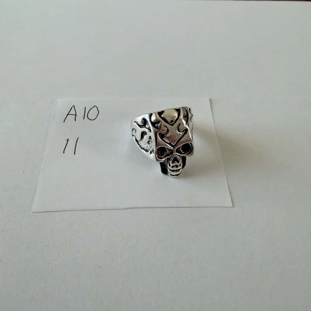 Silver‎ Skull Ring
